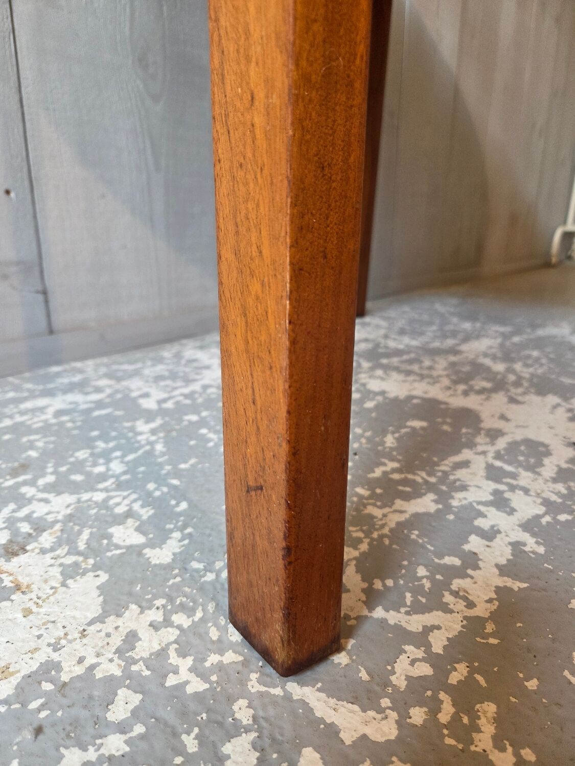 Scandinavian table