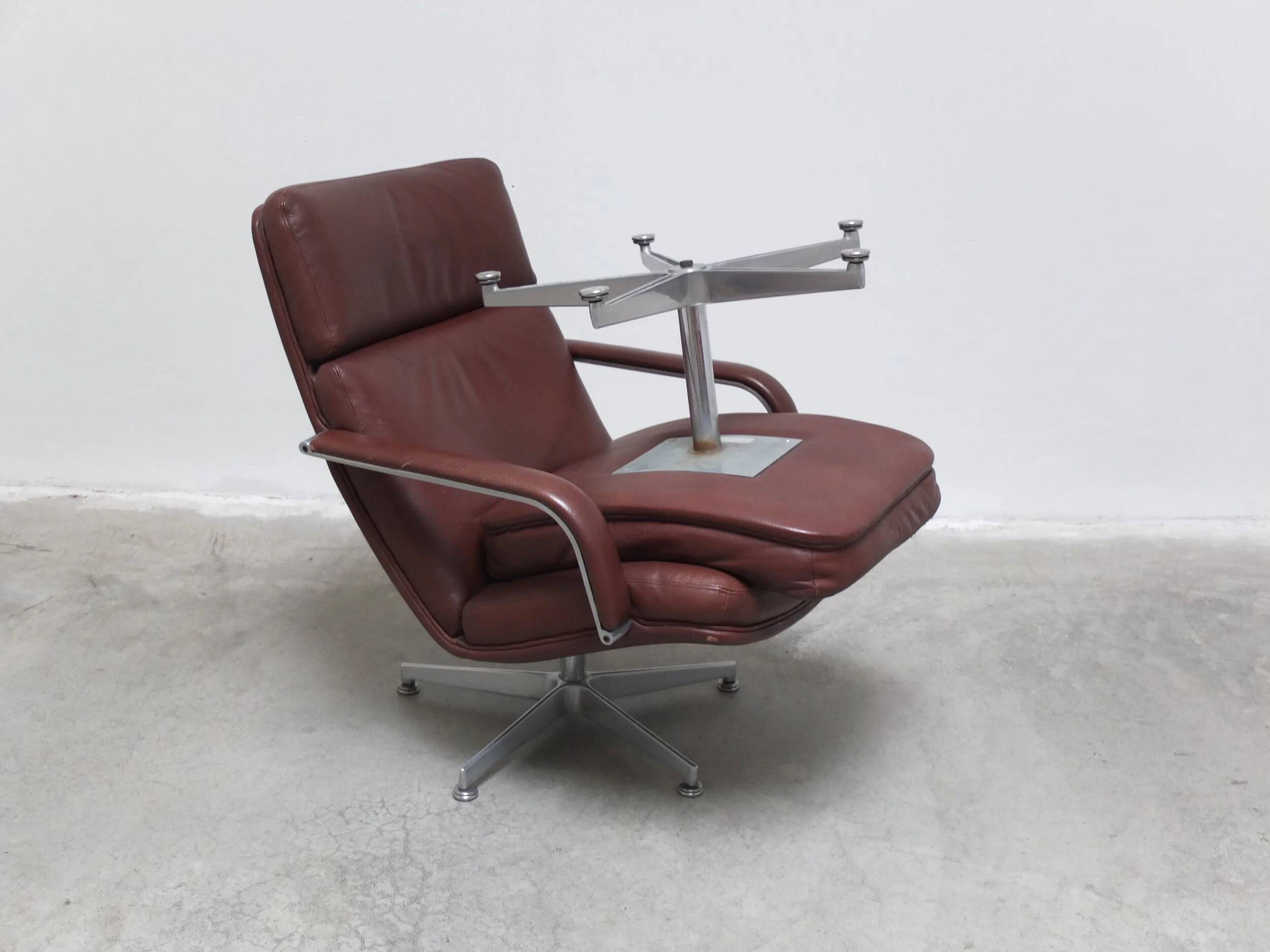 Early 'F141' lounge chair with ottoman by Geoffrey Harcourt for Artifort, 1972