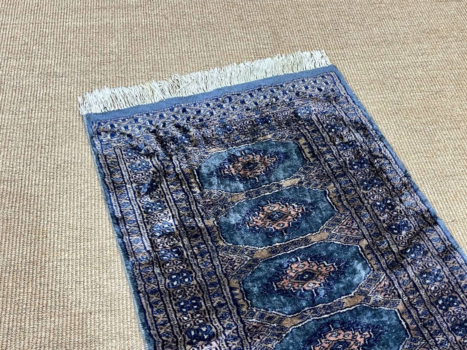 Pakistani handmade wool and silk rug - 1m85x63cm