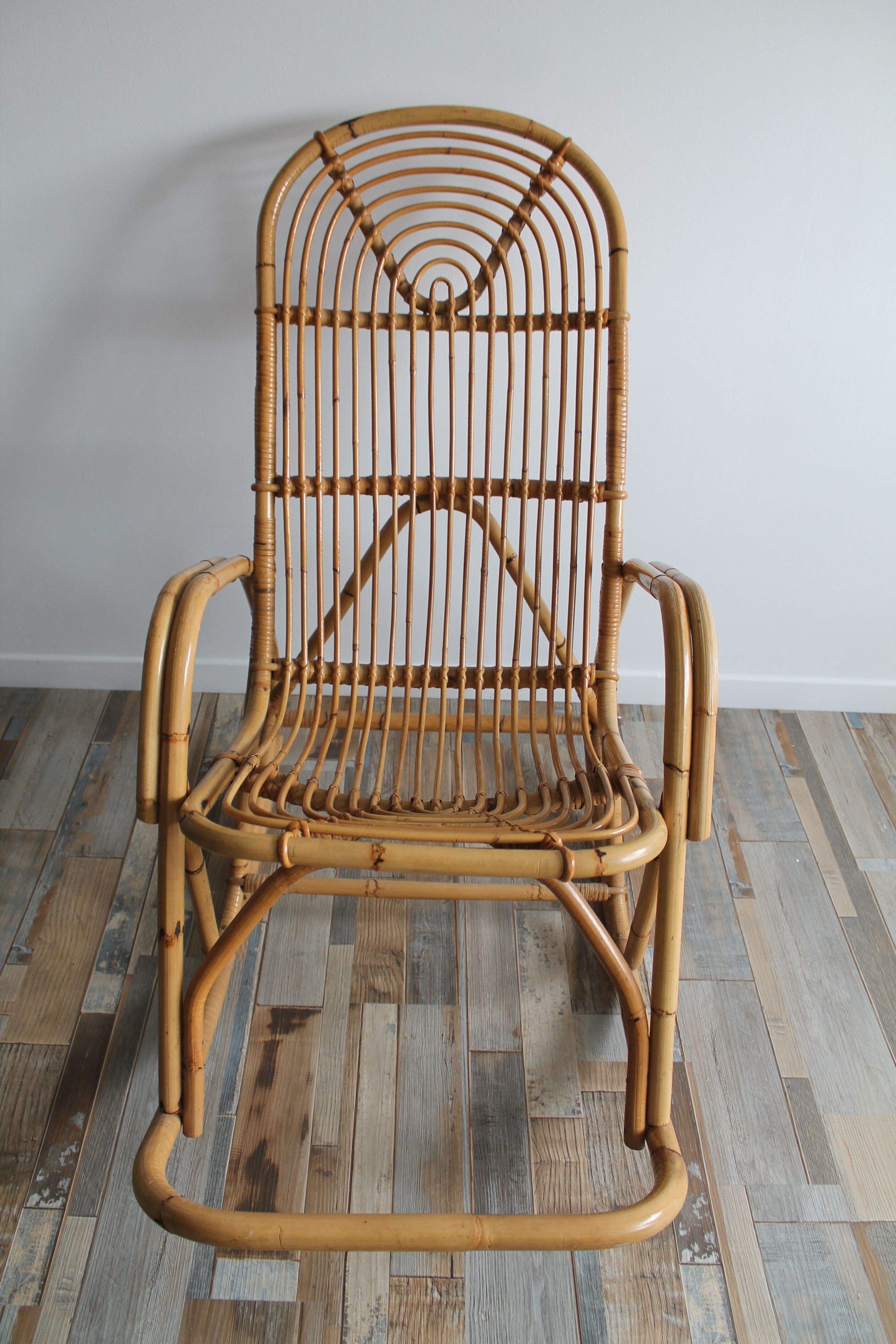 Rocking chair in vintage rattan 1960