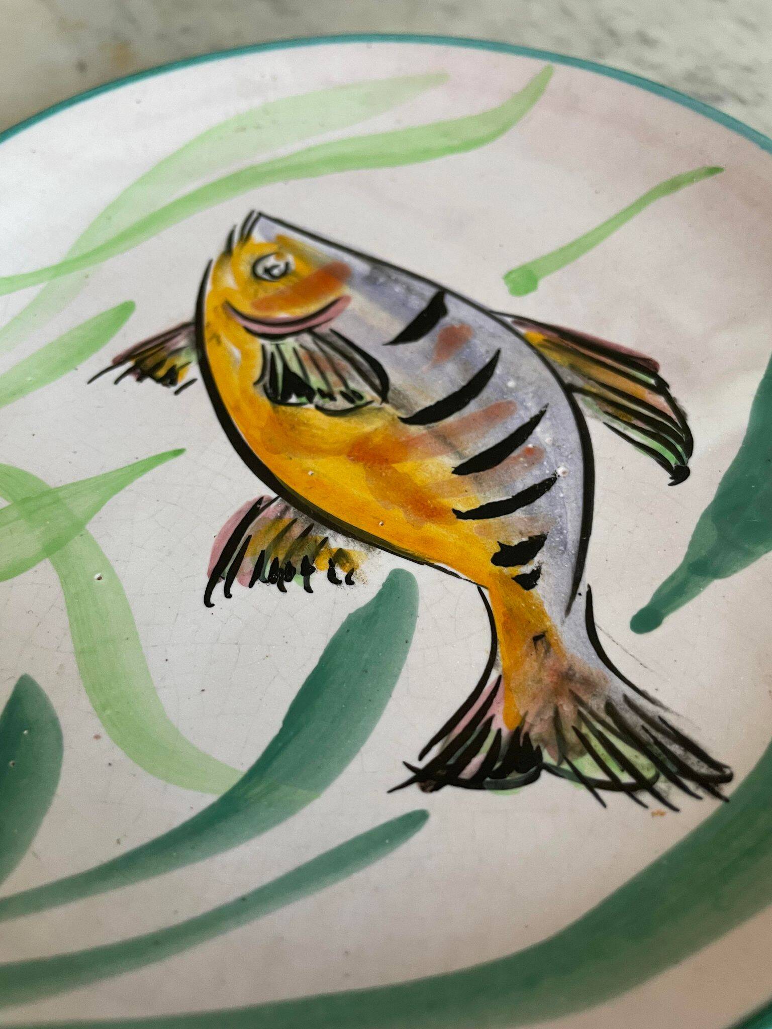 Valaluris plate fish decor