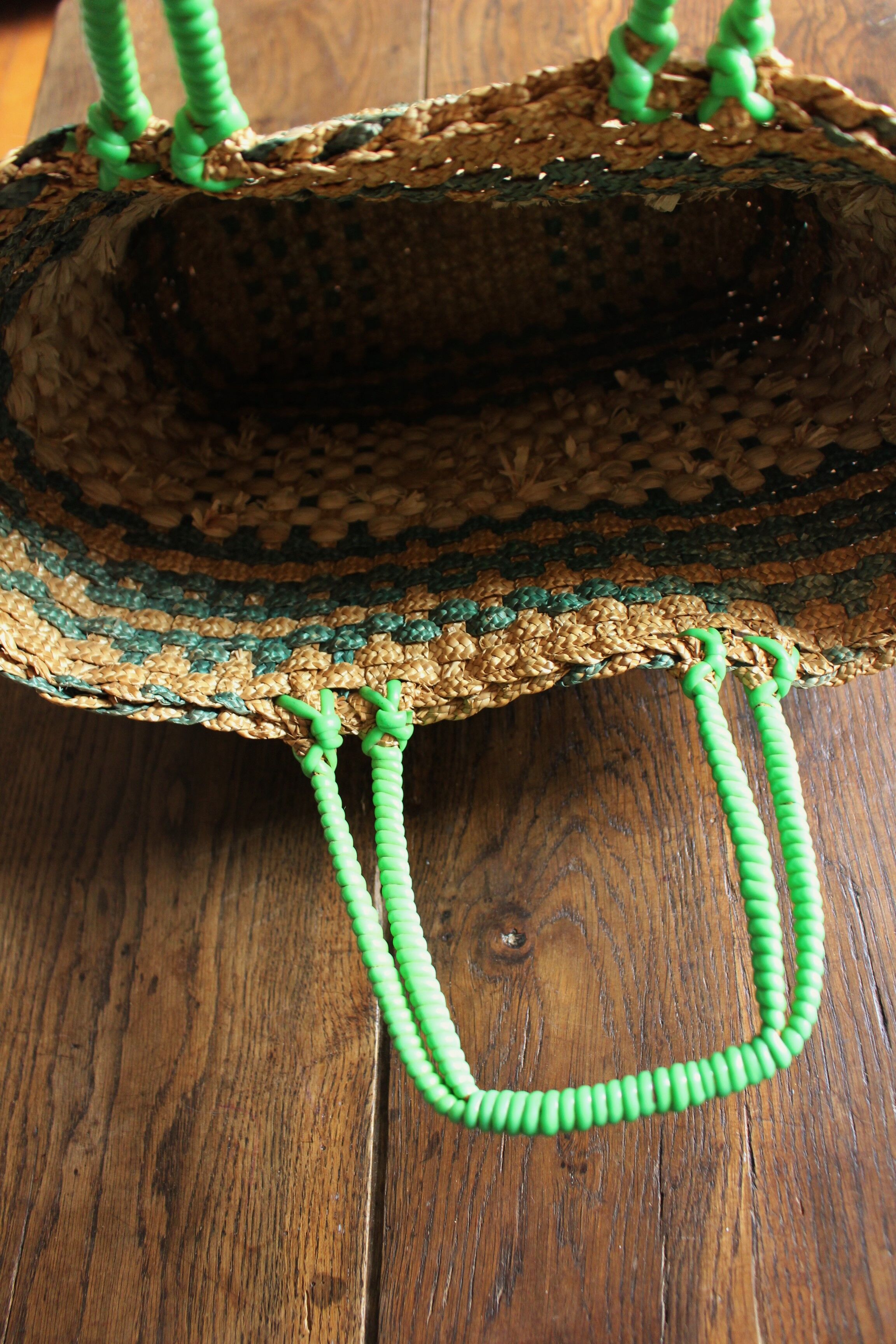 Panier vannerie vintage tressage vert anses scoubidou