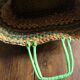 Panier vannerie vintage tressage vert anses scoubidou