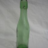 Série de 6 bouteilles à soda anciennes en verre