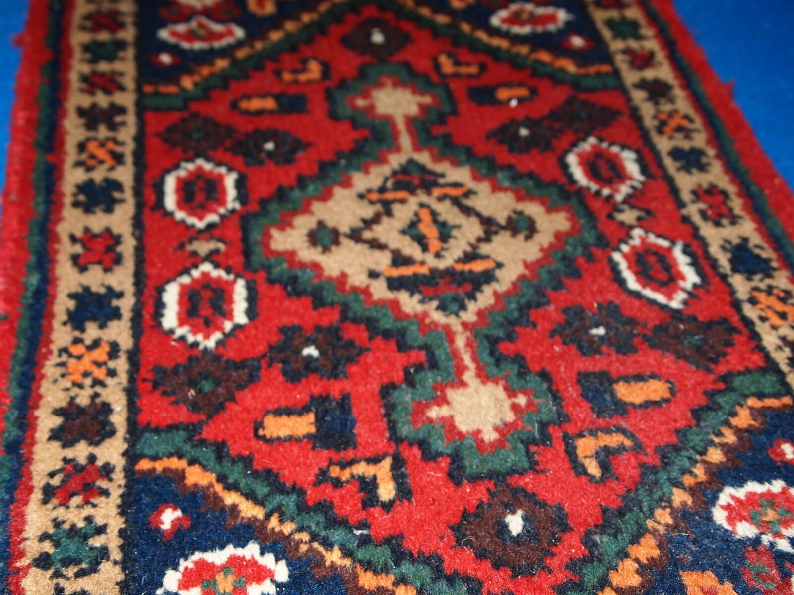 Tapis Vintage Hamadan en Laine, Années 1970, Élégance Artisanale