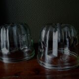 Paire d'anciens moules cannelés en verre. Moules à kouglof / Moules à confitures