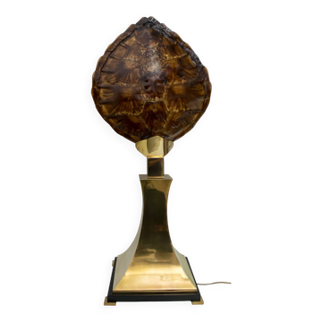 Lampe de table en écaille de tortue et laiton, attribuée à Willy Daro