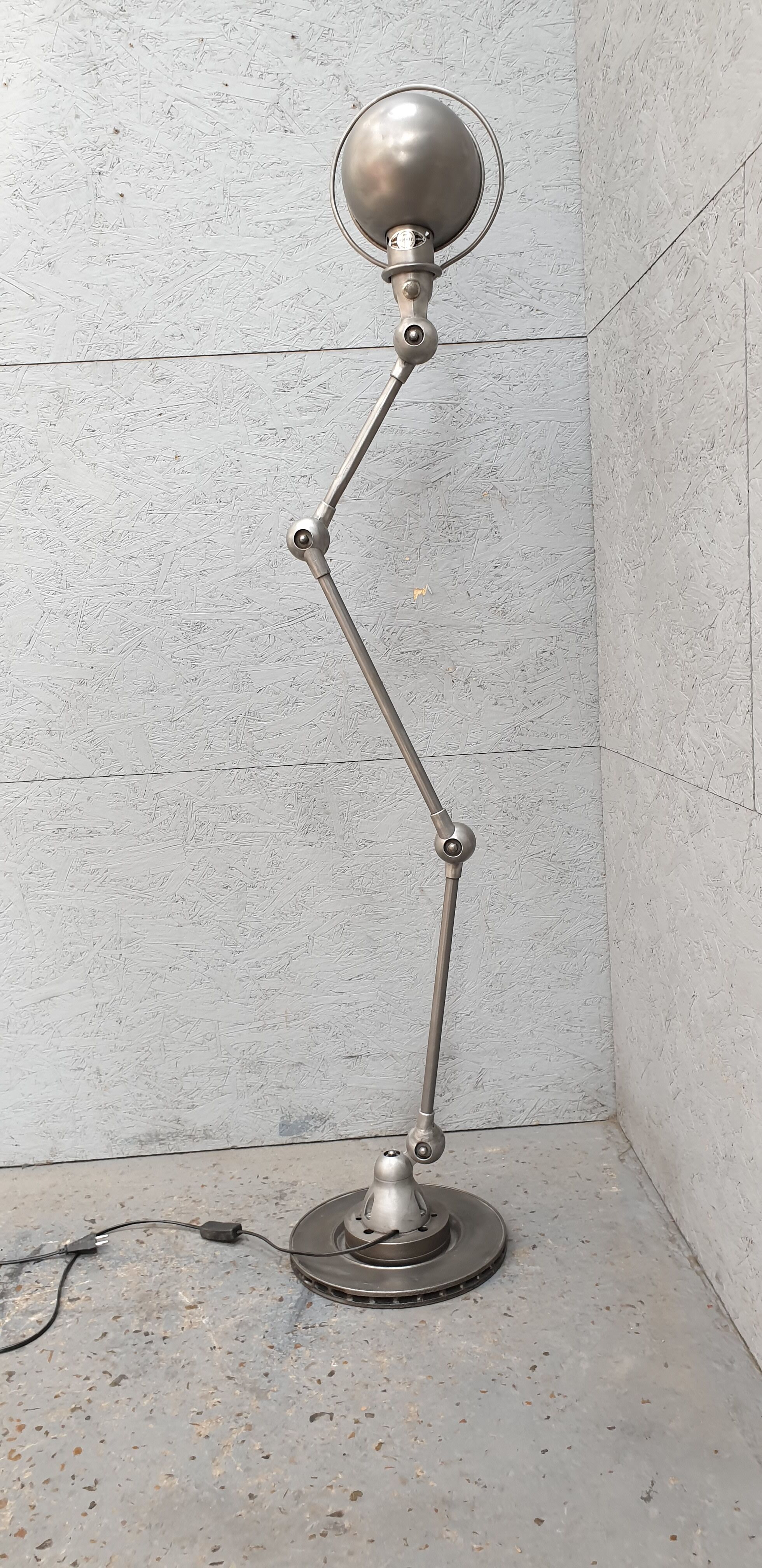 Industrial three arms lamp Jielde