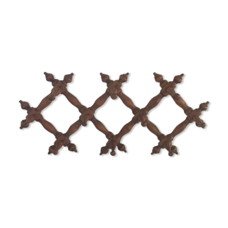 Stretchy wooden wall hanger with ten hooks