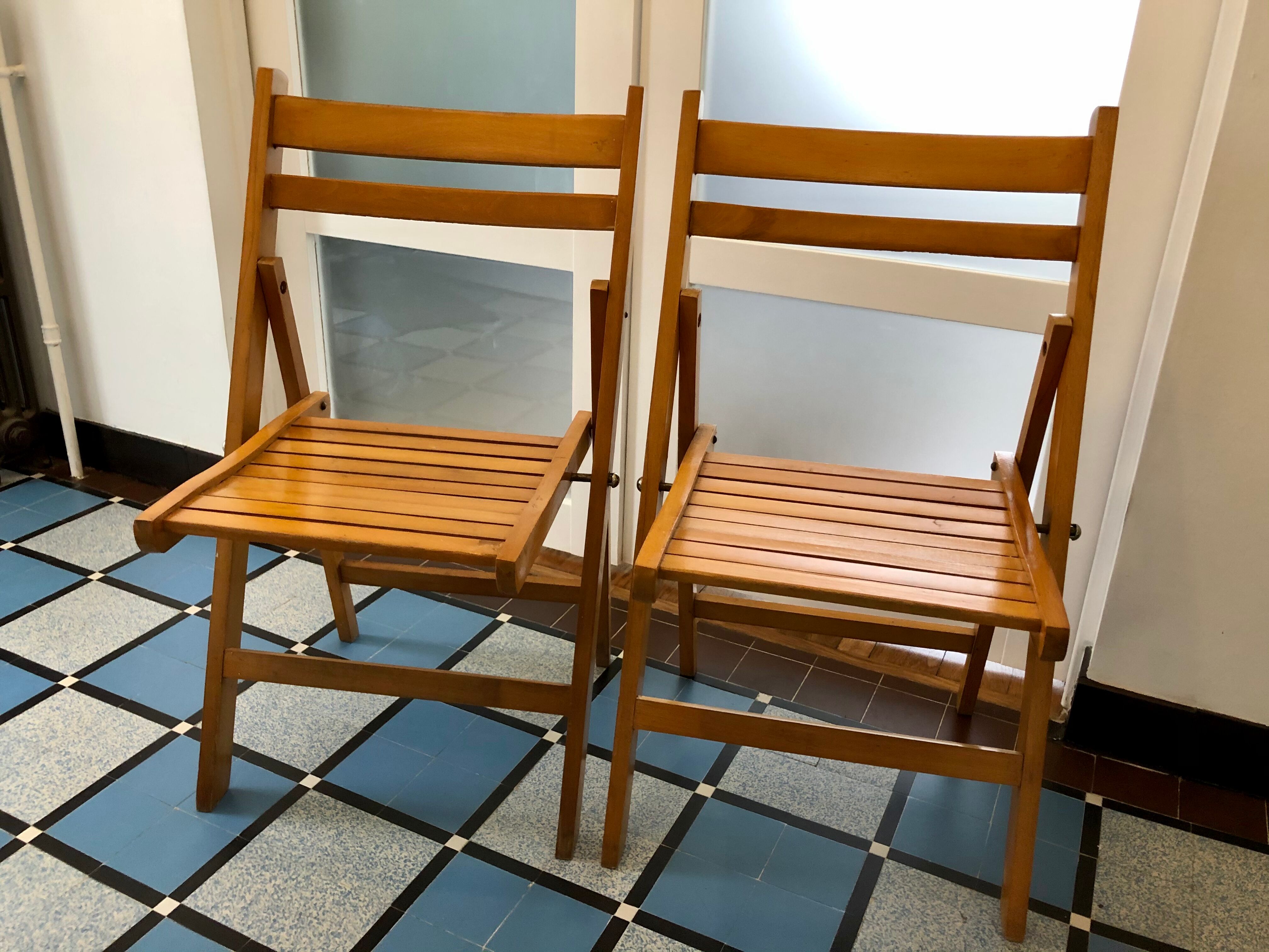 80s folding chairs in blond beech