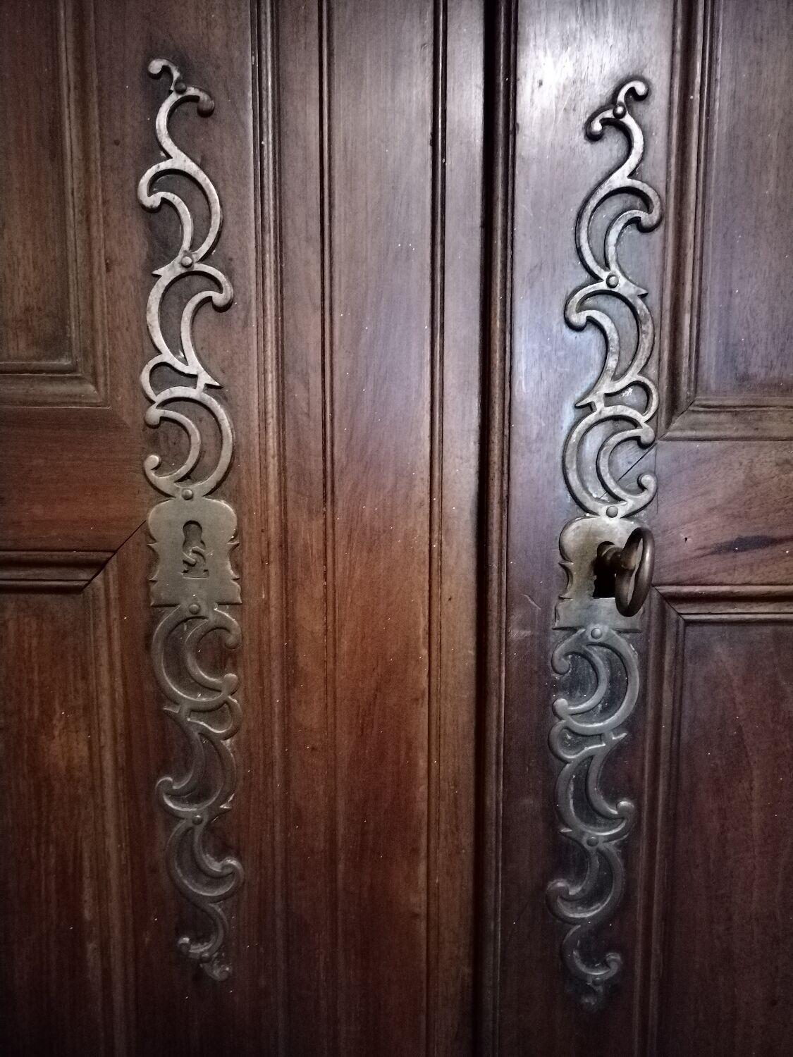 Regence Castle Cabinet