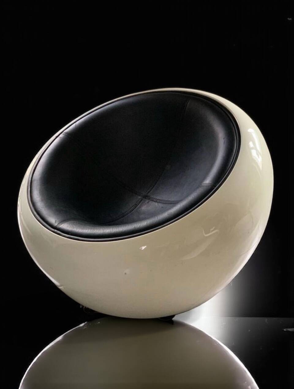 "Eggpod Ball" armchair Aarnio