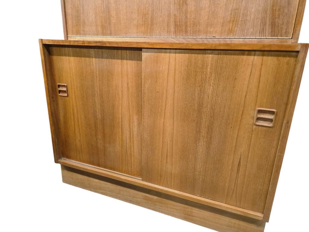Vintage wooden shelf/bookcase/display cabinet