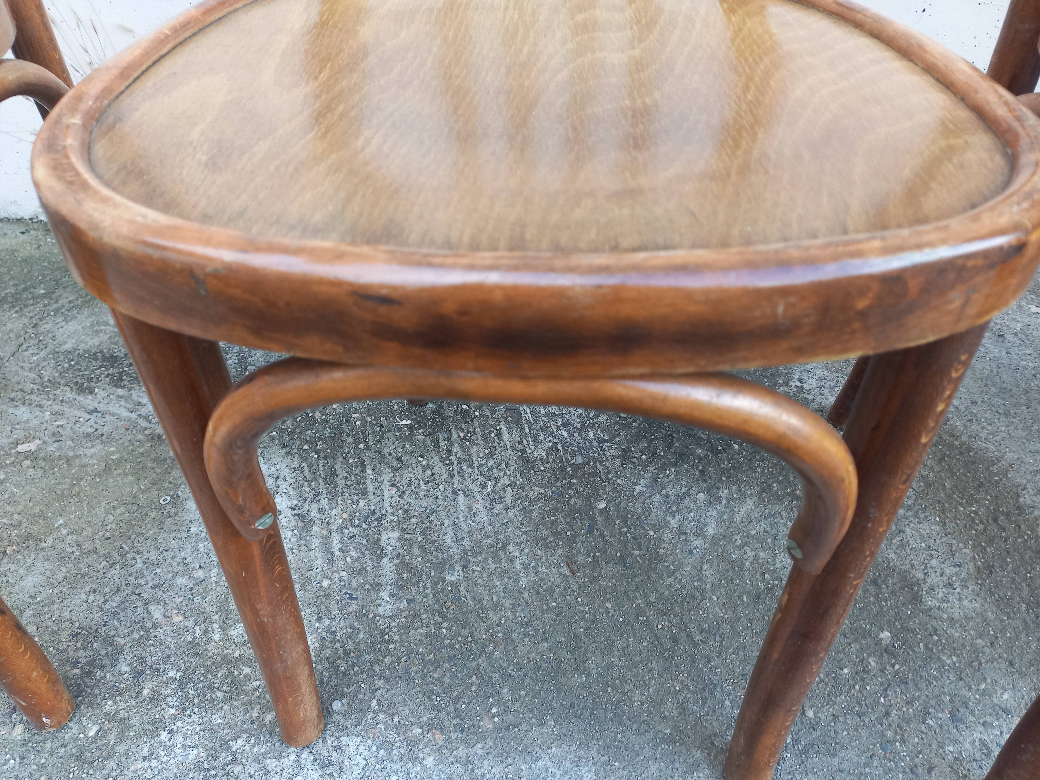 Chaises bistrot vintage
