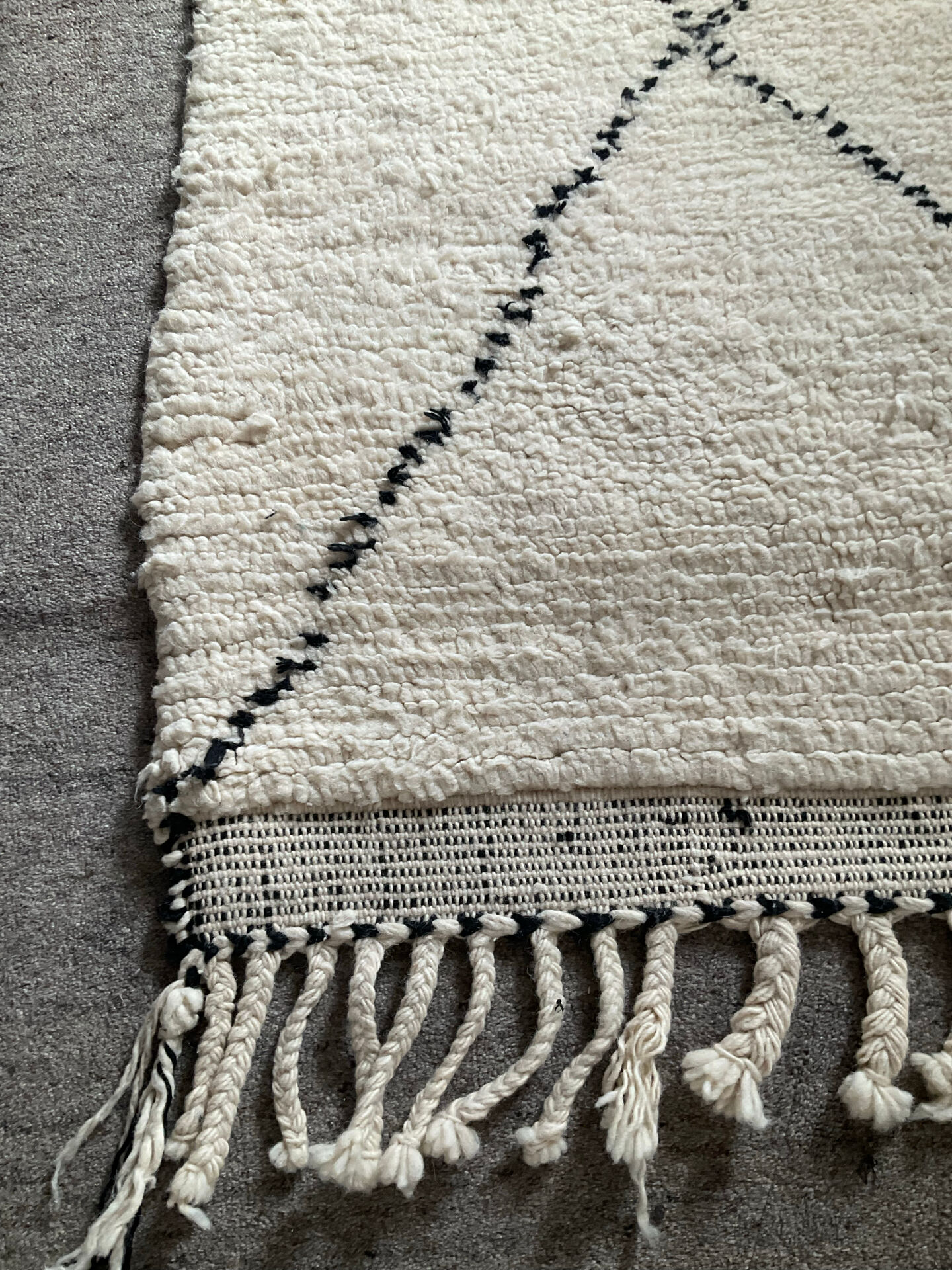 Old Berber wool rug 125x75cm