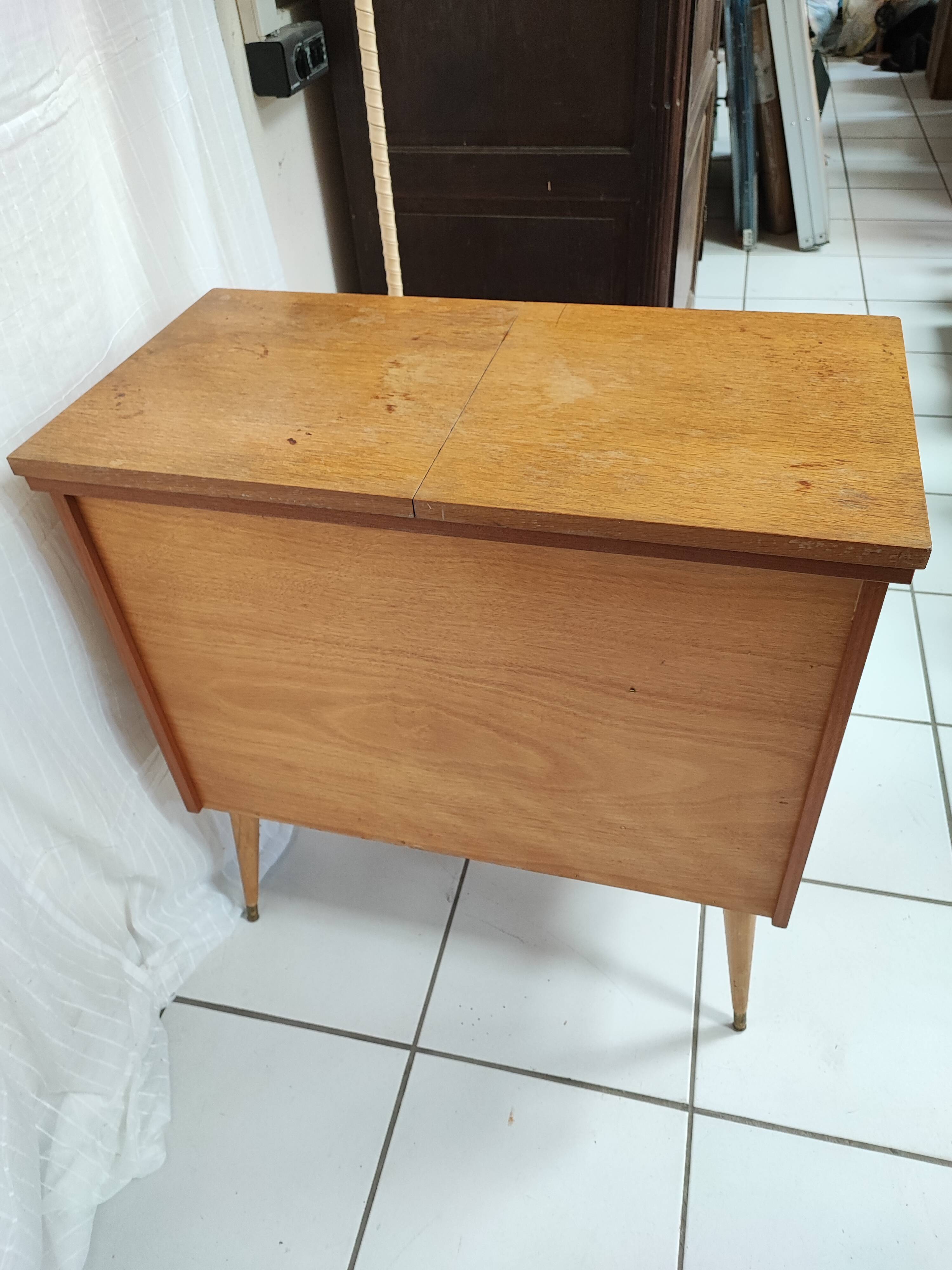 Chest of drawers furniture