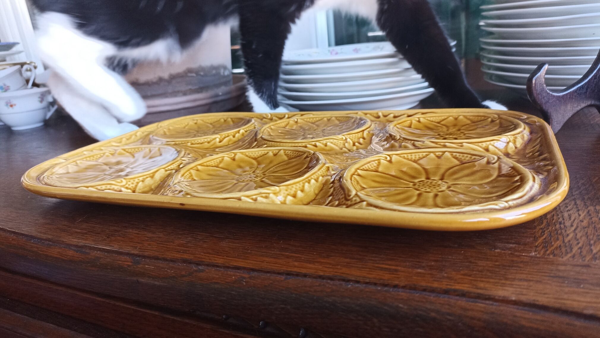 Gien earthenware artichoke tray - caramel colour