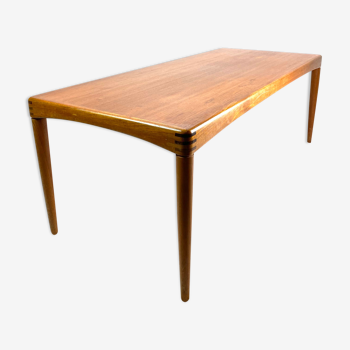 Table basse en teck conçue par H.W. Klein à partir des années 1960