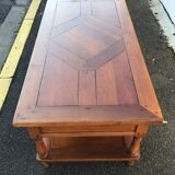 Coffee table with 2 drawers