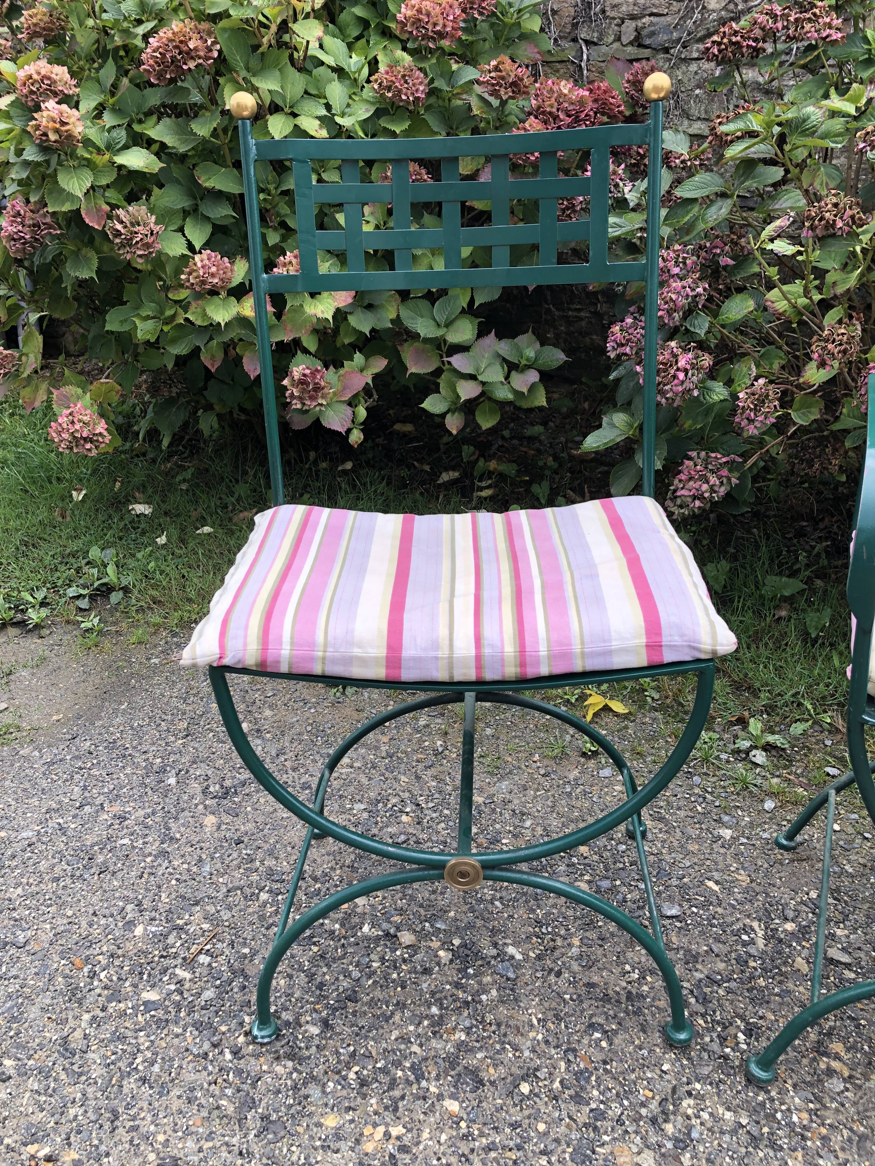 2 armchairs and 2 chairs in full wrought iron, handcrafted.