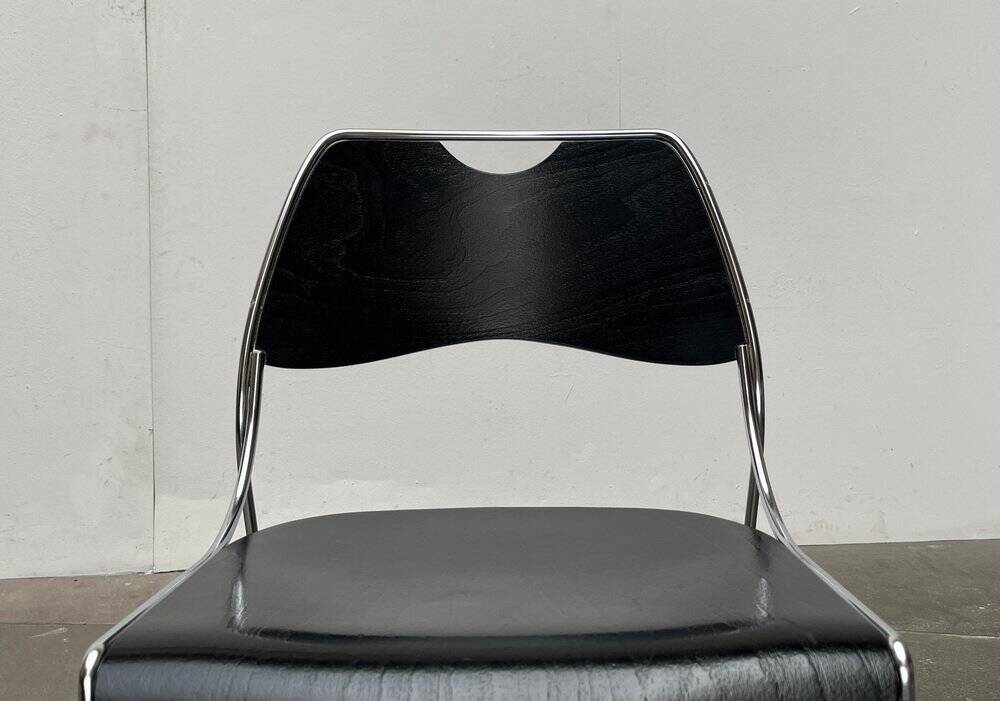 Set of minimalist postmodern stackable chairs, 1980s.