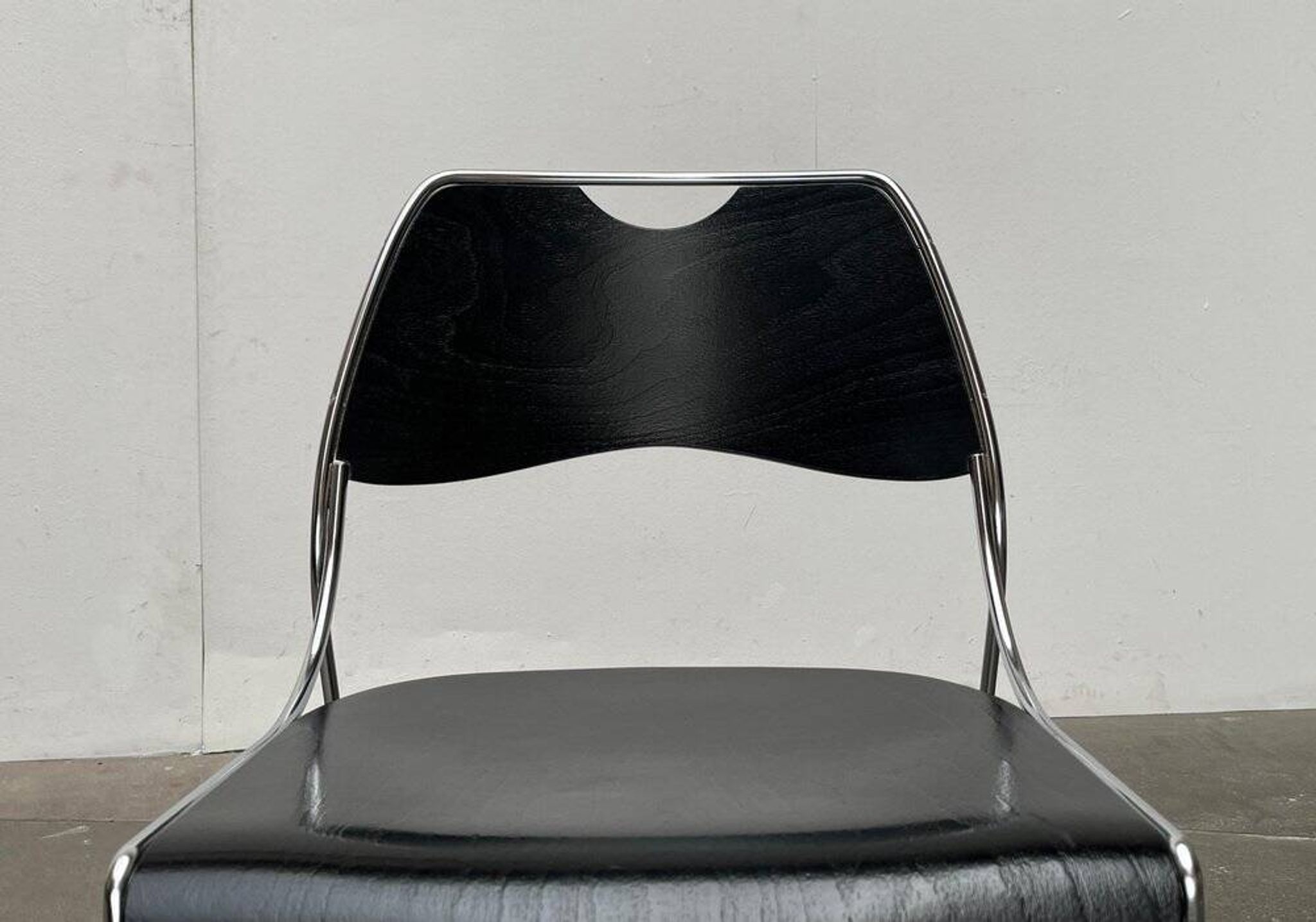 Set of minimalist postmodern stackable chairs, 1980s.