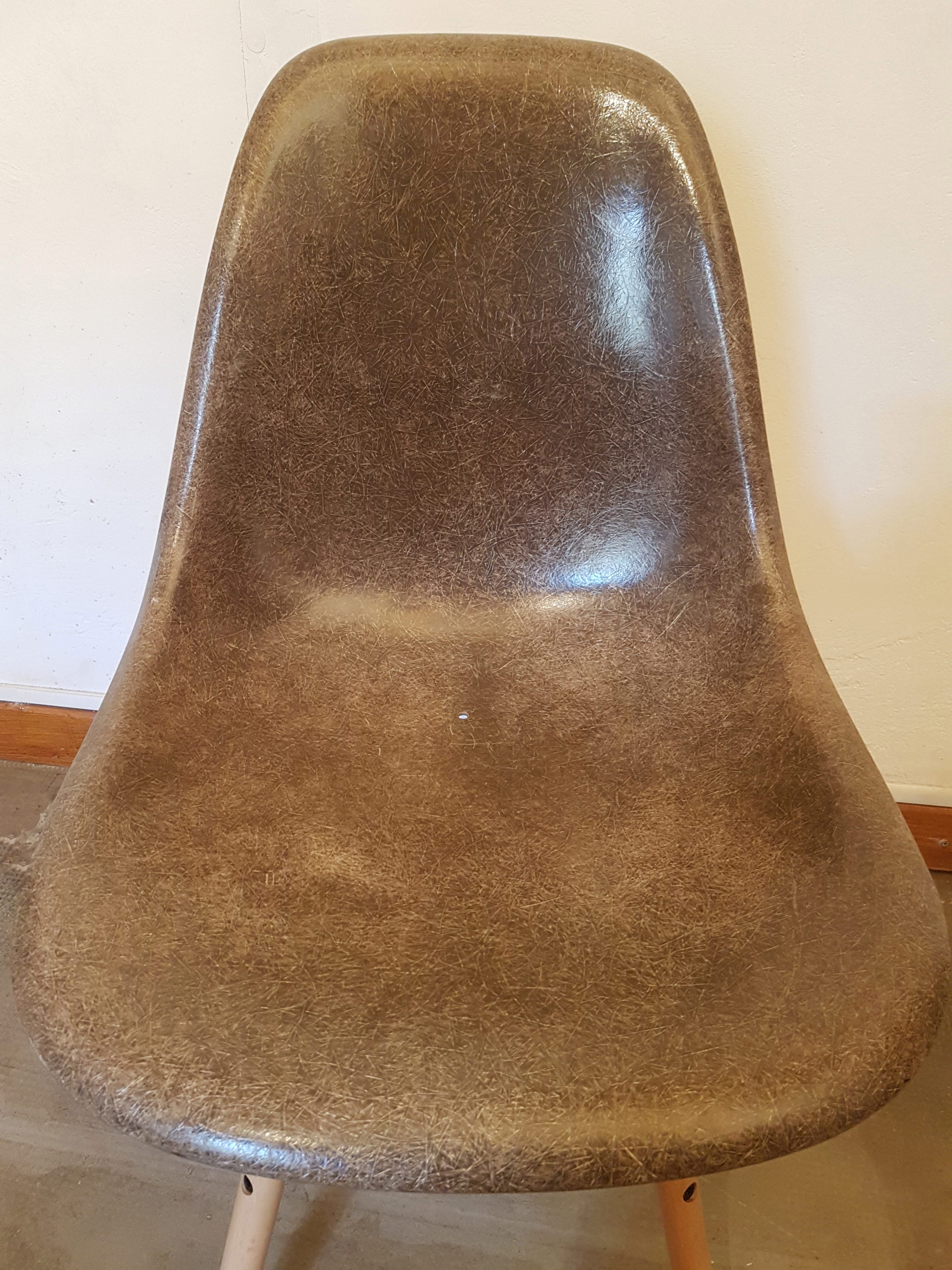 4 DSW chairs by Charles and Ray Eames for Herman Miller