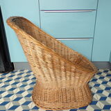 Vintage rattan basket warmer