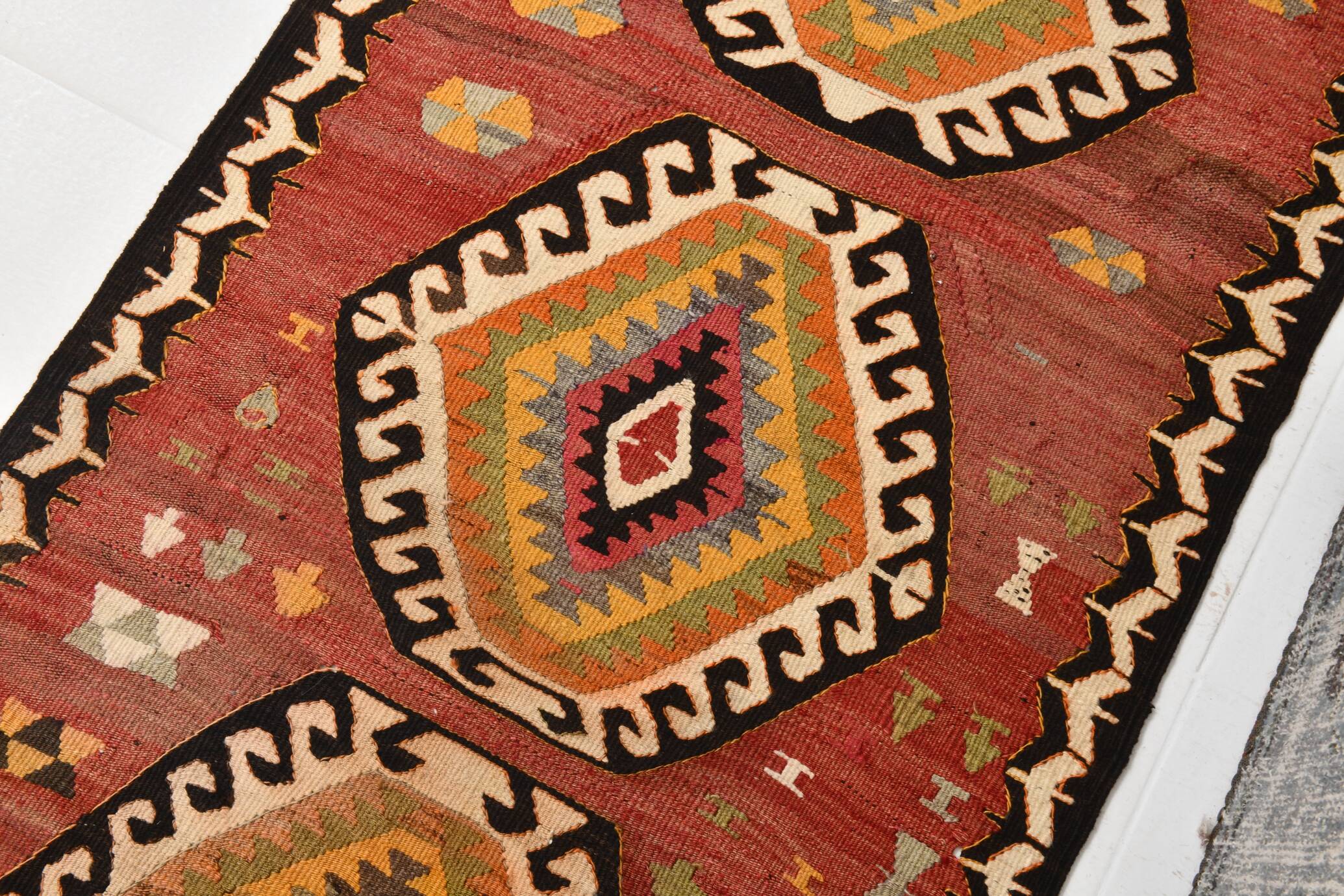 Red Oriental Pattern Kilim Runner Rug, 81x261Cm