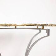 Paire de consoles contemporaines en métal et fonte de bronze