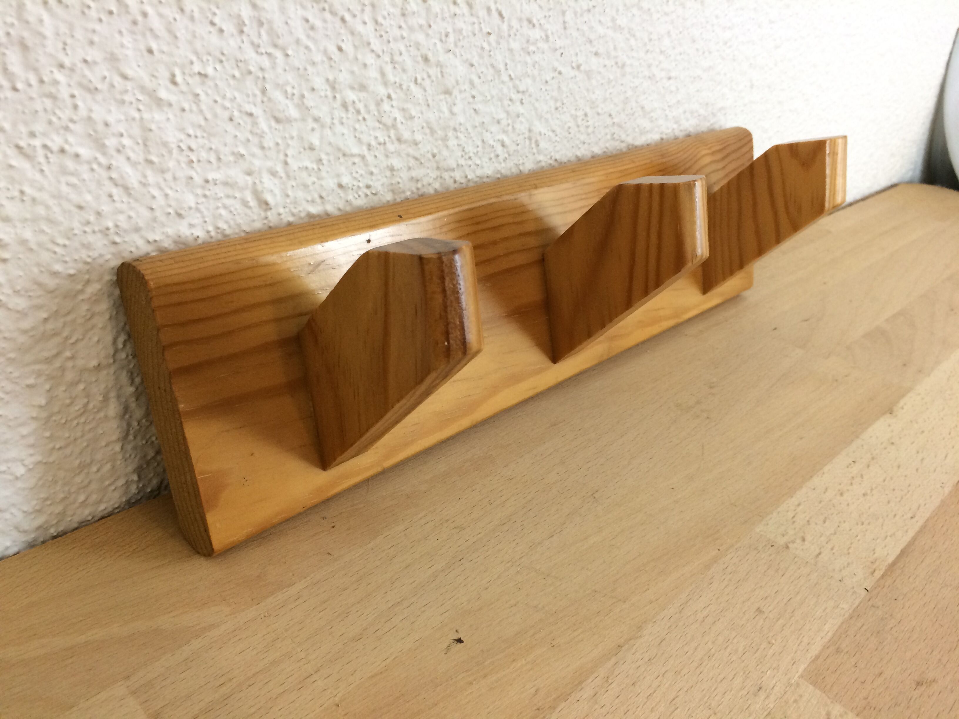 Pine coat rack with 3 hooks