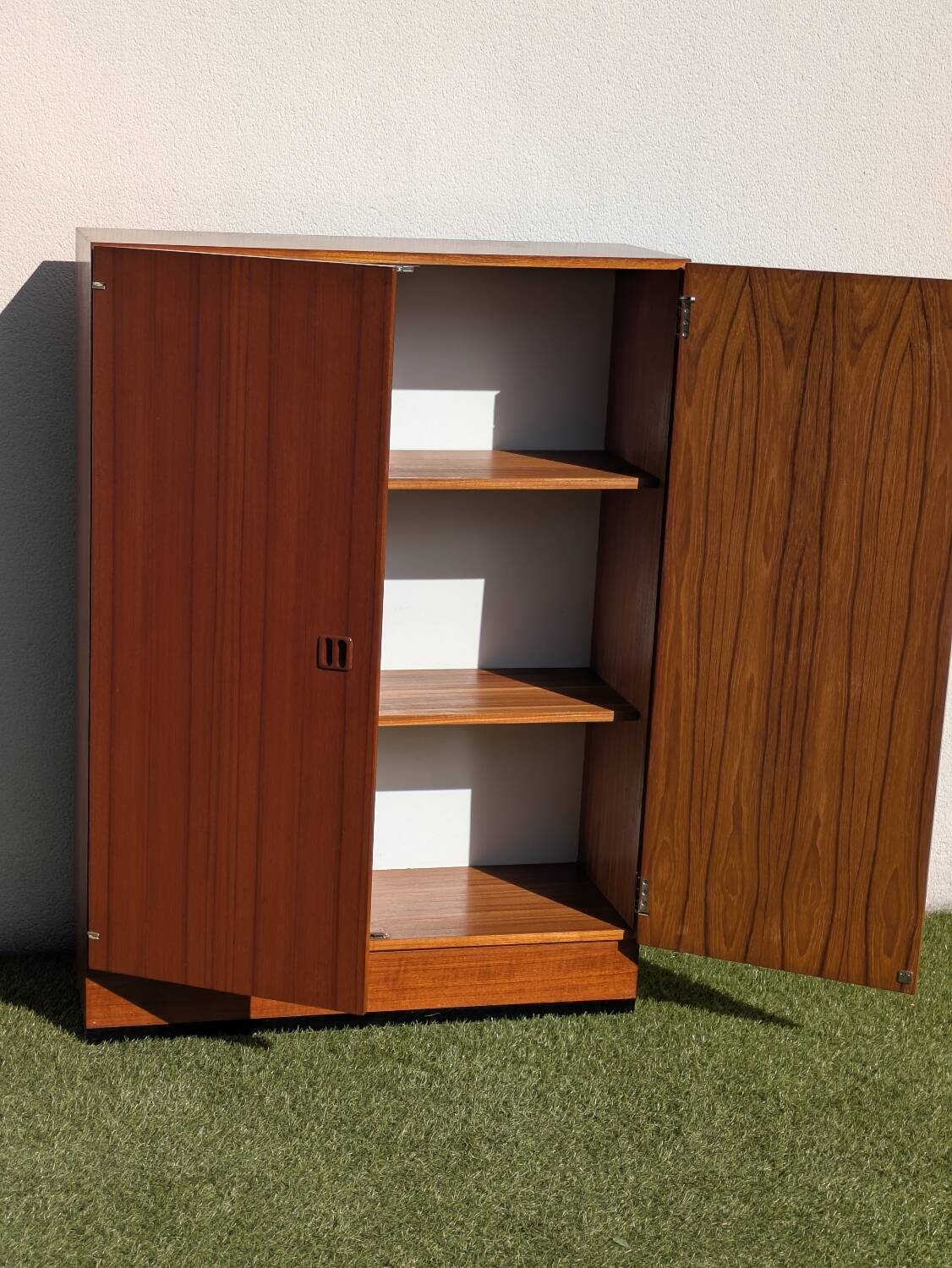 Vintage compact Scandinavian teak cabinet/sideboard, 1960s