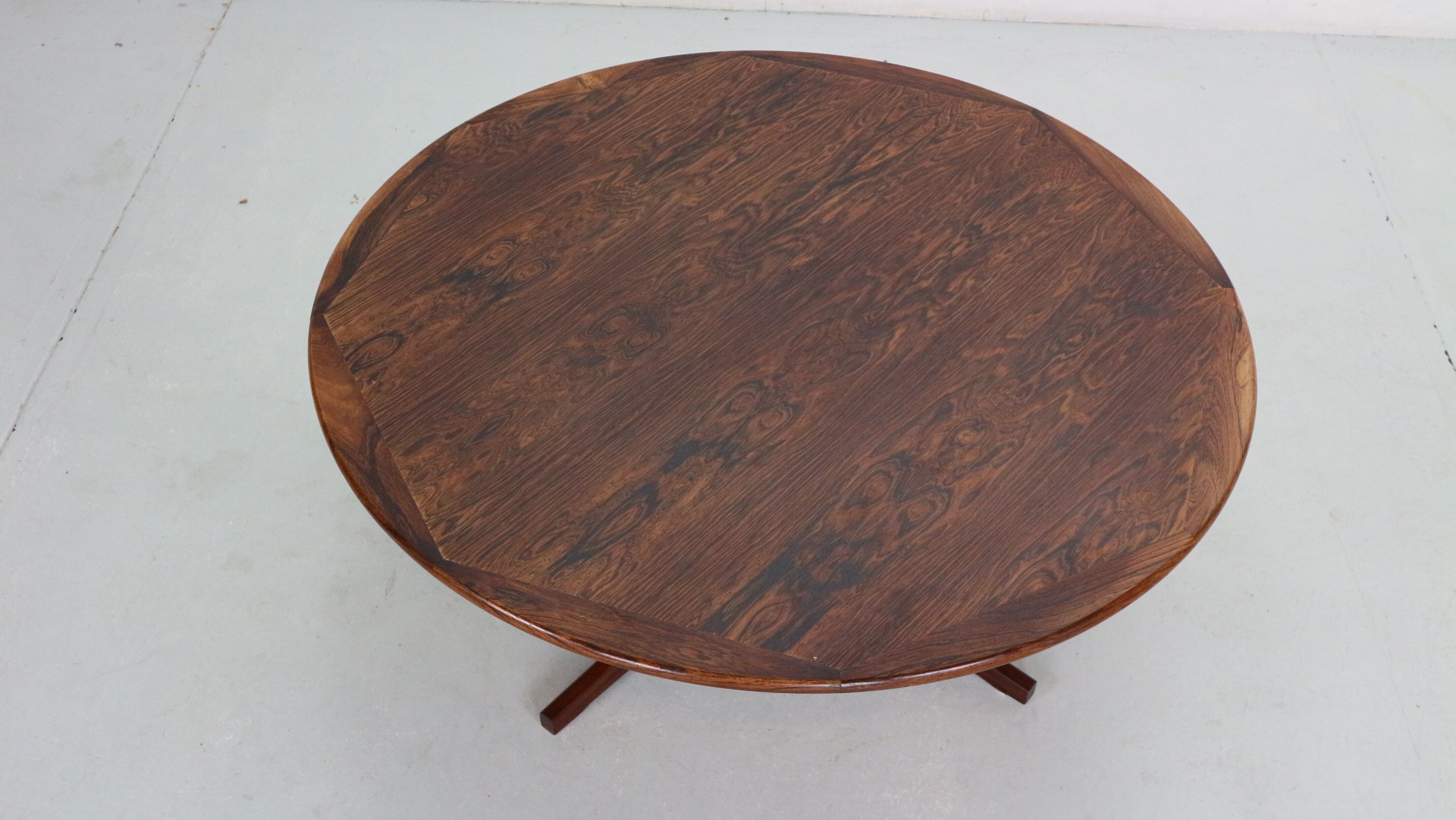 Mid century modern  round rosewood coffee table, 1960s denmark