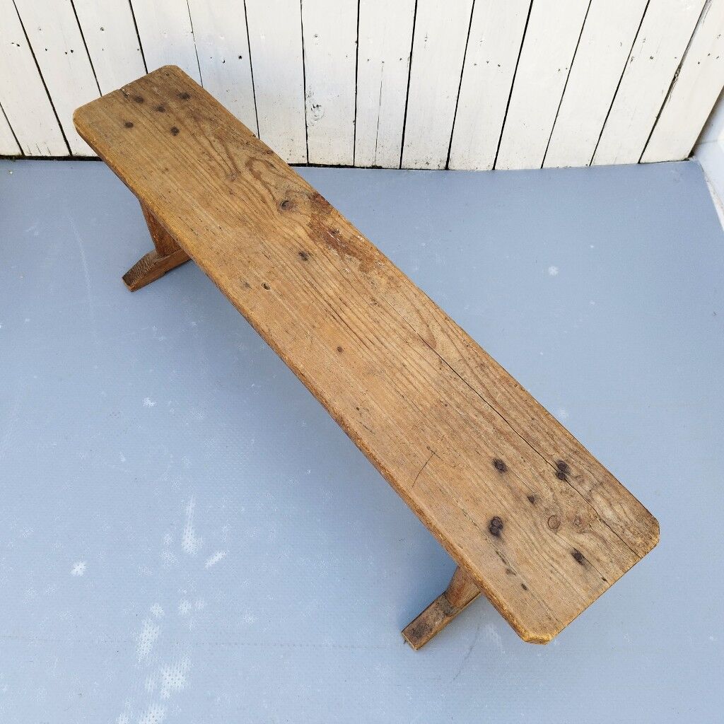 Farm bench enfan vintage countryside
