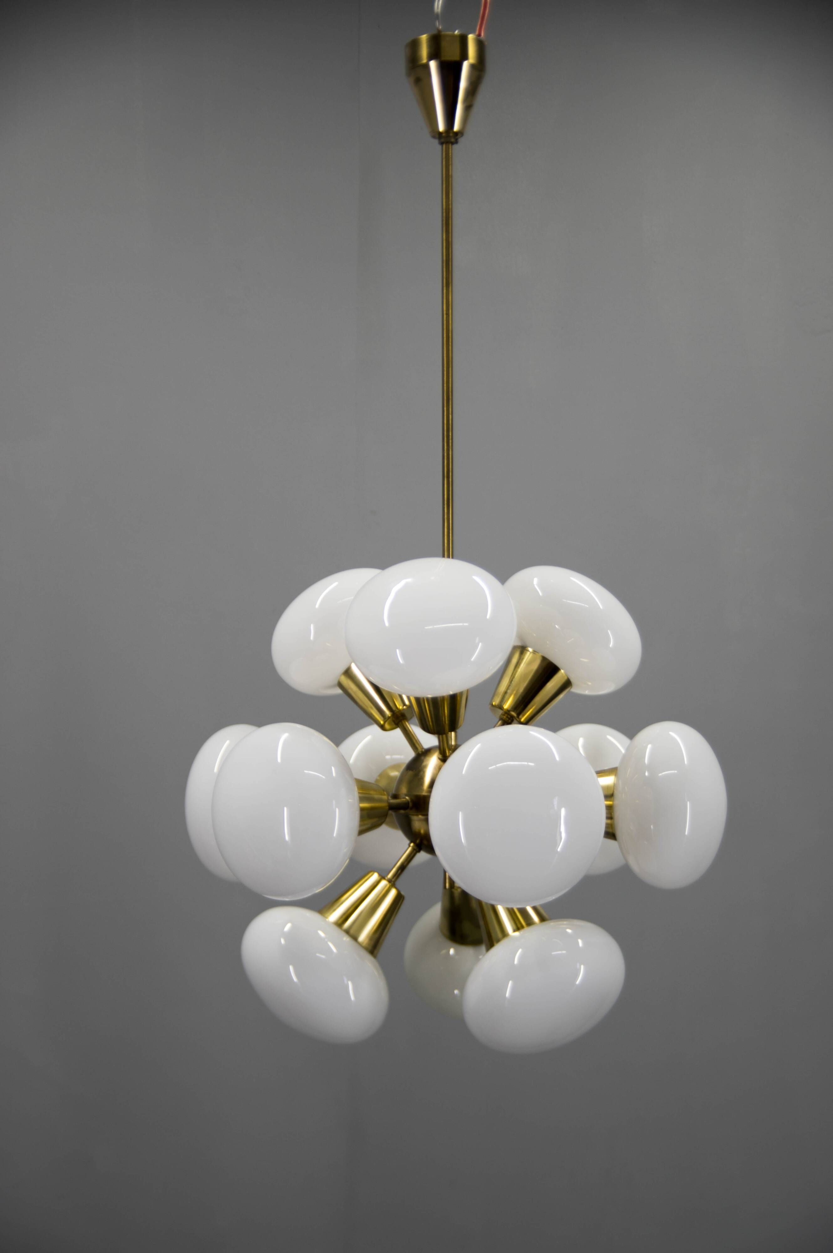Lustre Spoutnik de Kamenicky Senov, années 1970