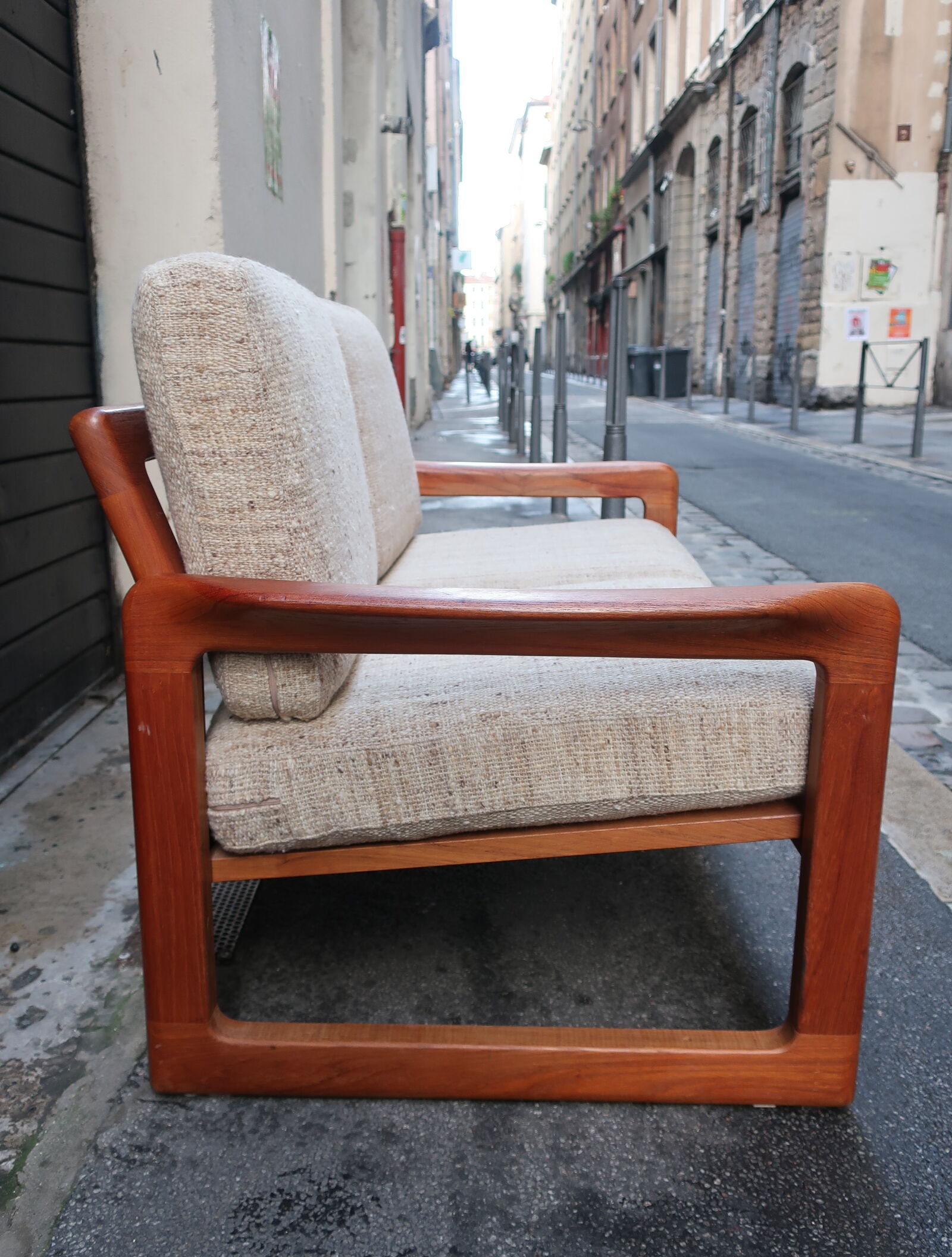 Danish teak sofa from the 1960s edited by Dyrlund