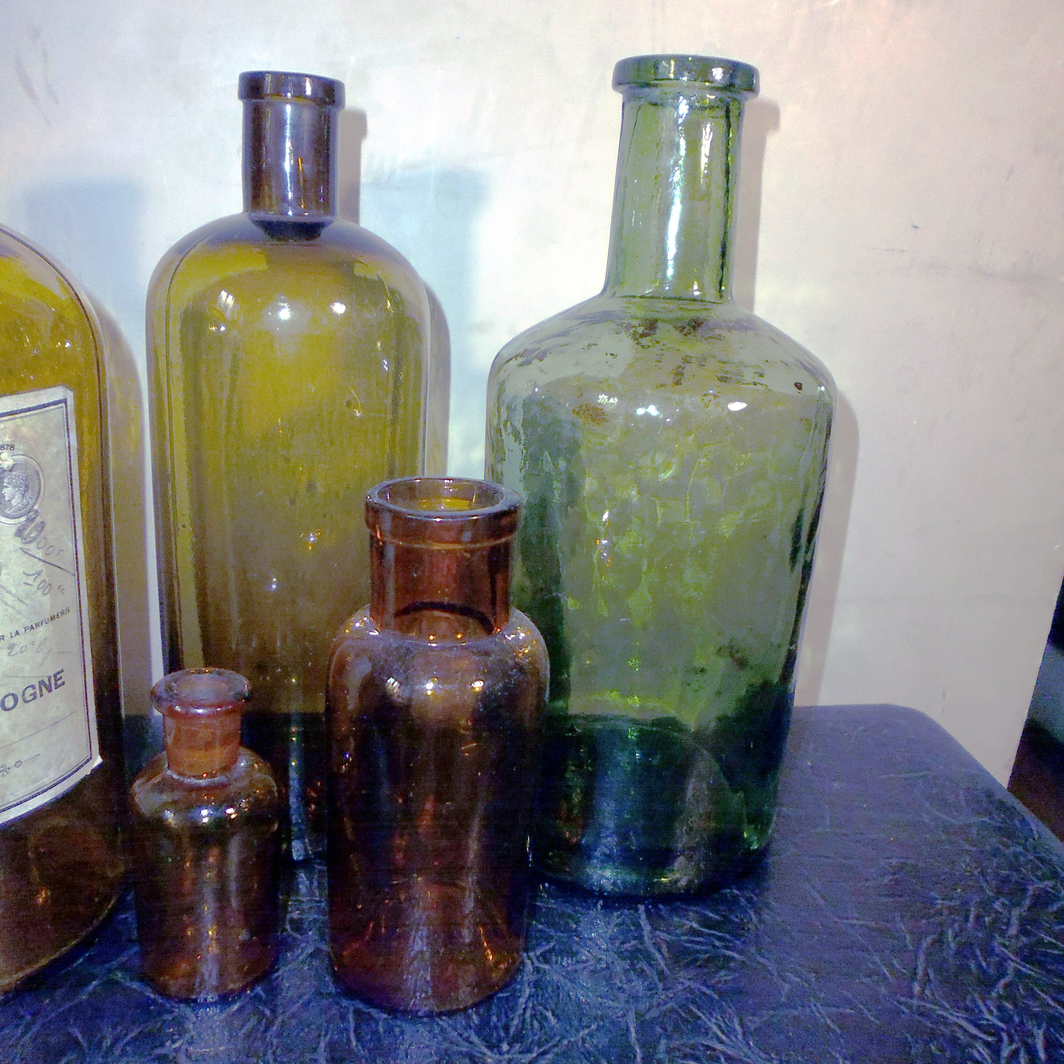 6 bottles of old amber and green pharmacy