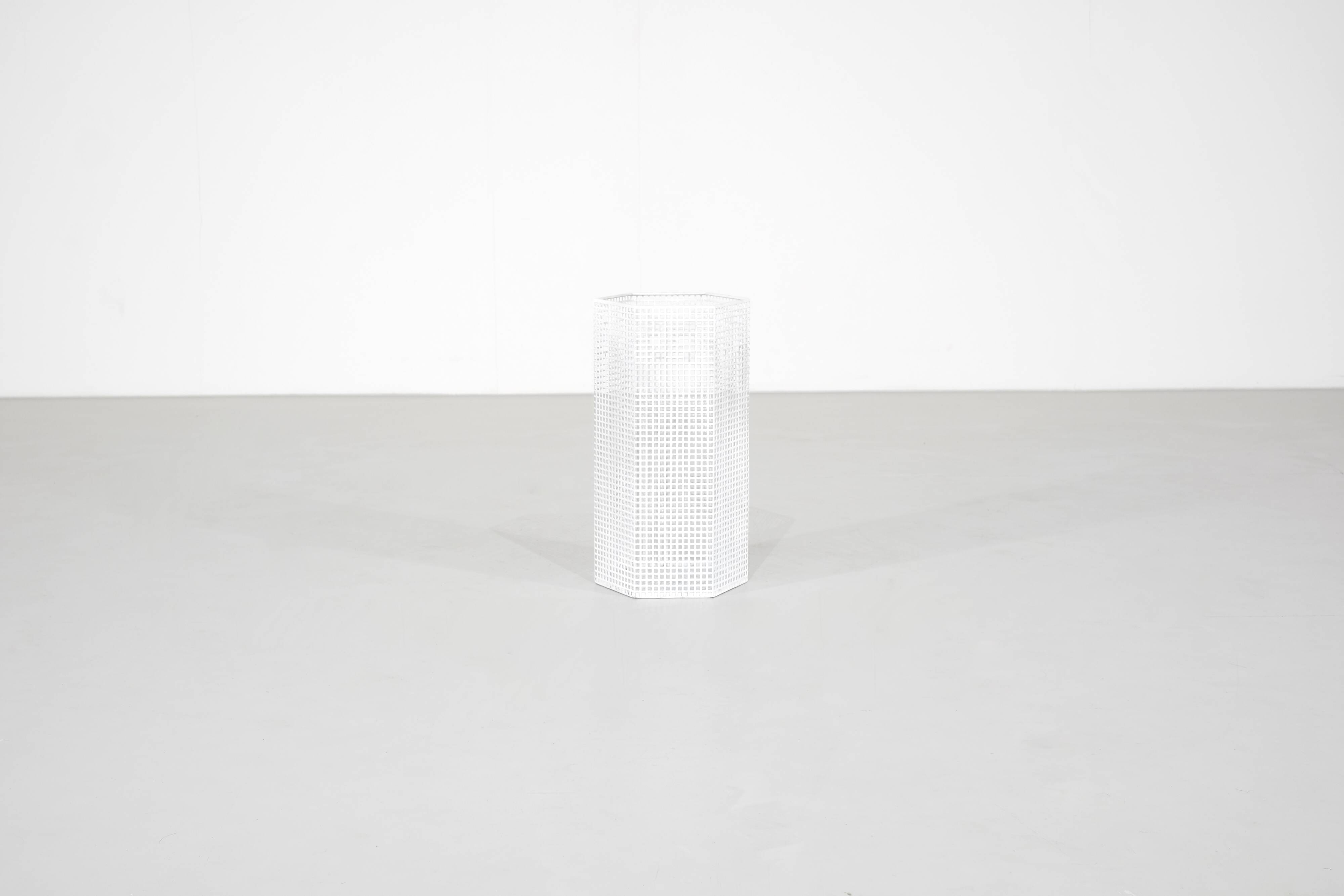 Porte-parapluies Josef Hoffmann pour Bieffeplast, Allemagne, 1905.