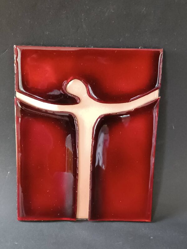 Croix murale en émail rouge et doré sur cuivre Atelier Chehab vintage