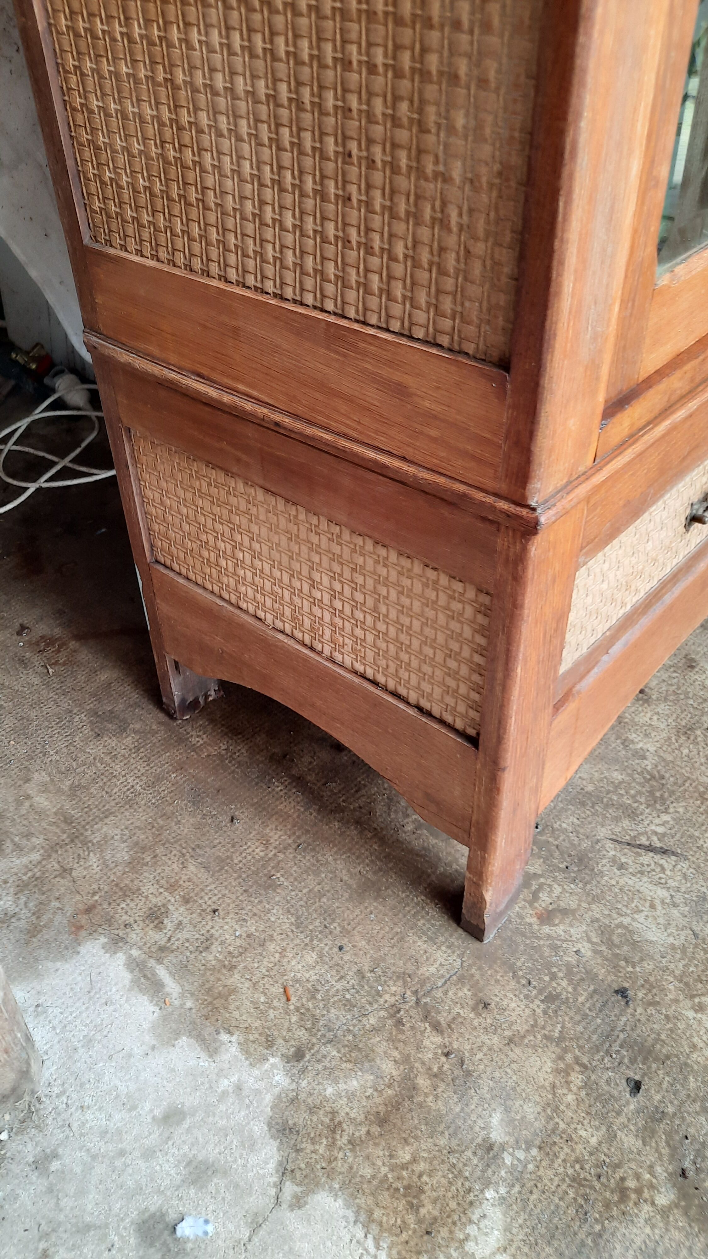 Armoire parisienne