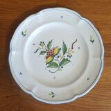 Plate with mignardises in Moustiers earthenware