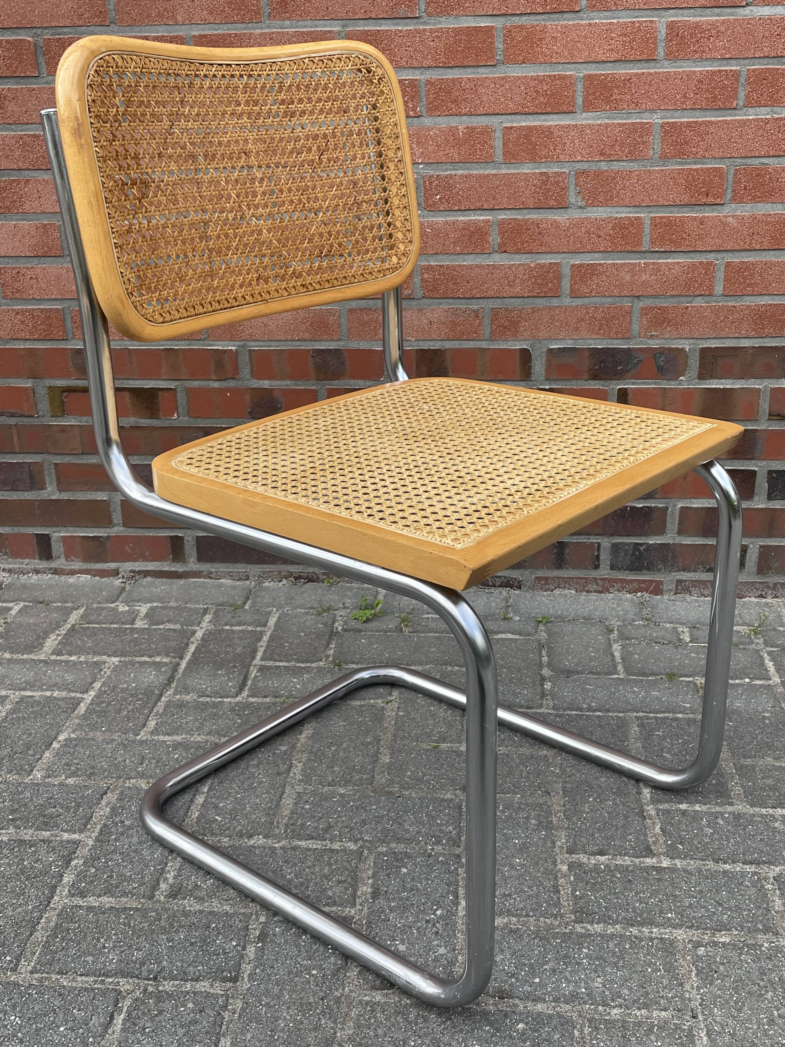 Ensemble de 4 Chaises vintage modèle Cesca B32 en chrome et bois