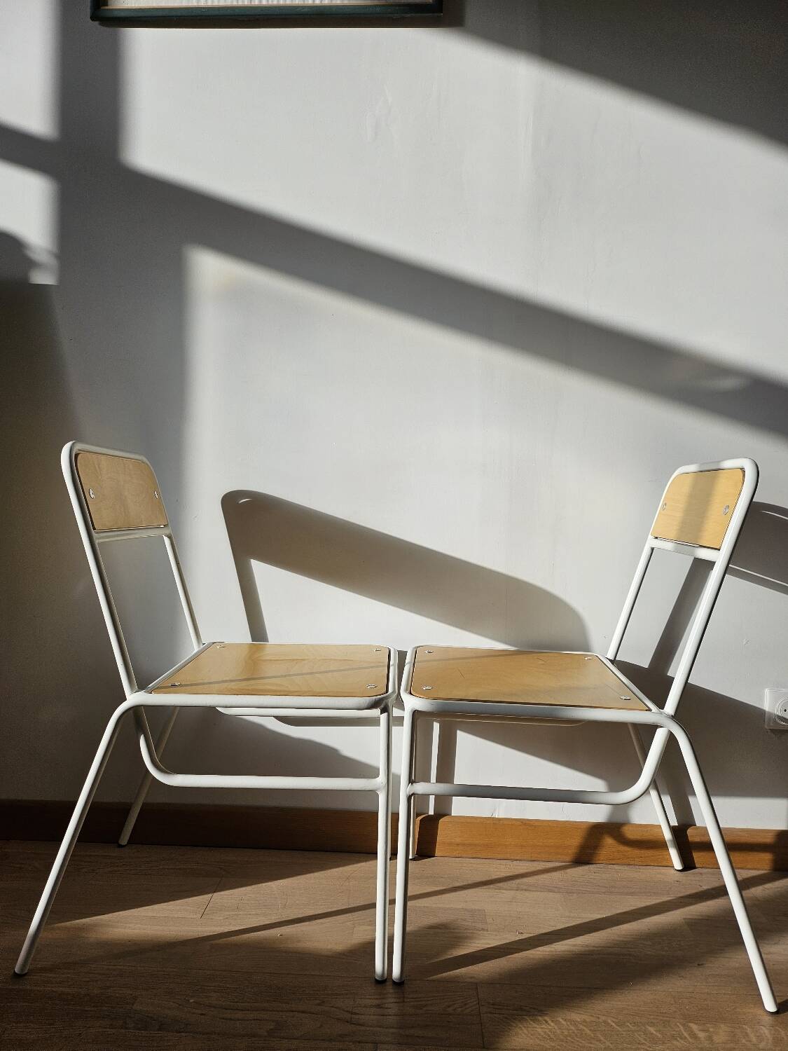 2 chairs once!