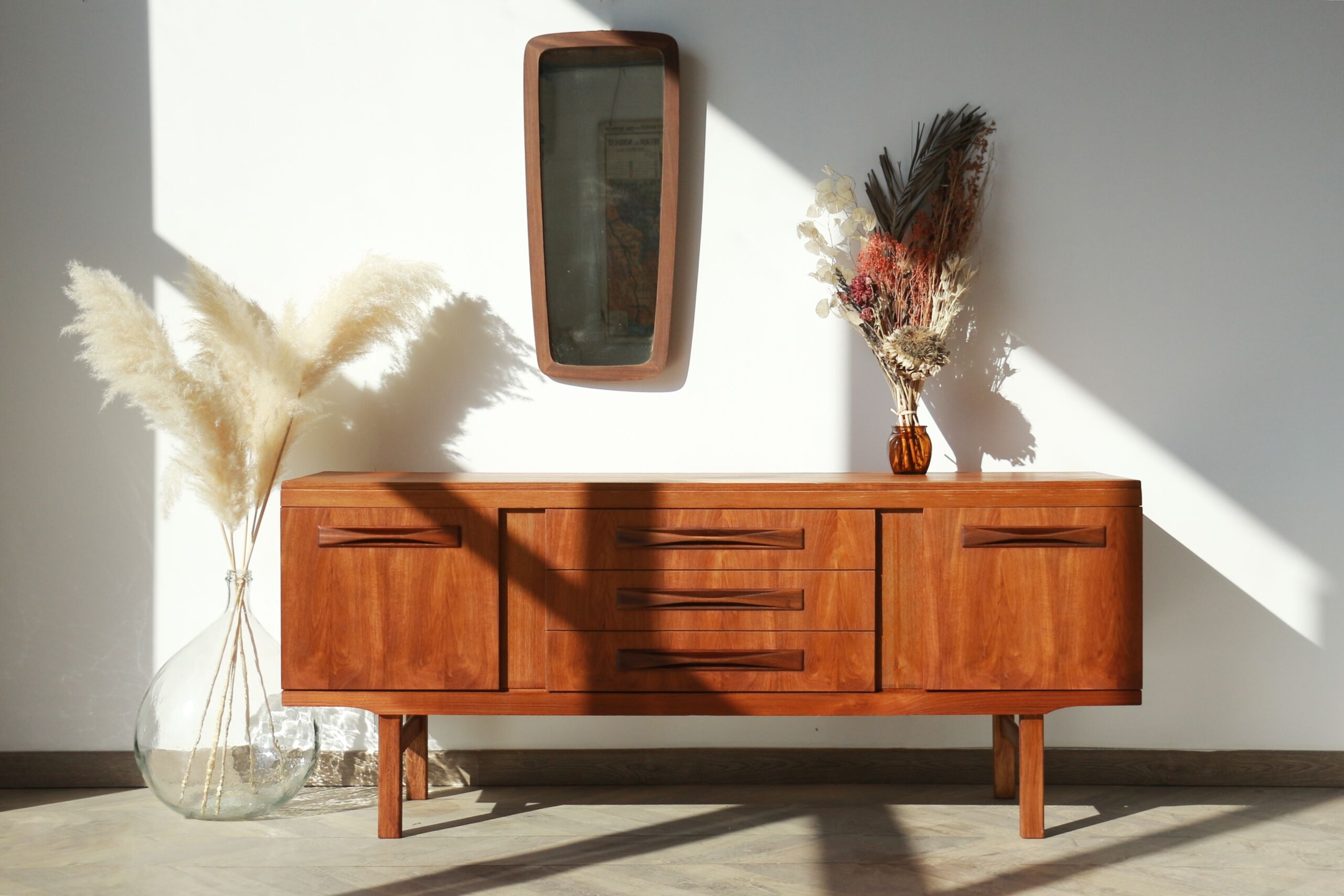 Scandinavian sideboard - long handles - 60s