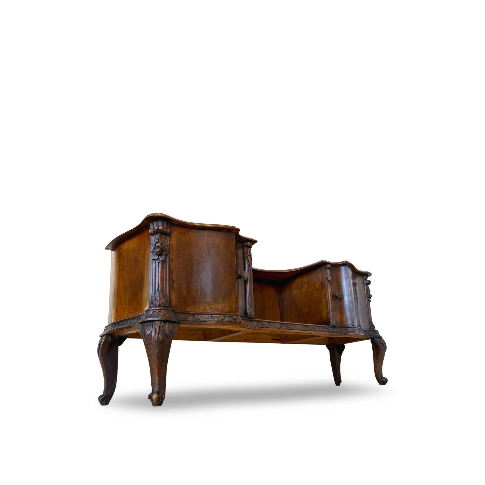 Italian console/petinus from the 1930s.