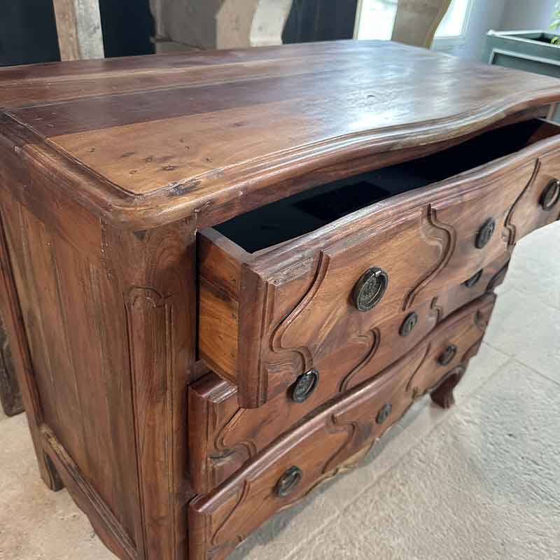 3-drawer wooden chest of drawers