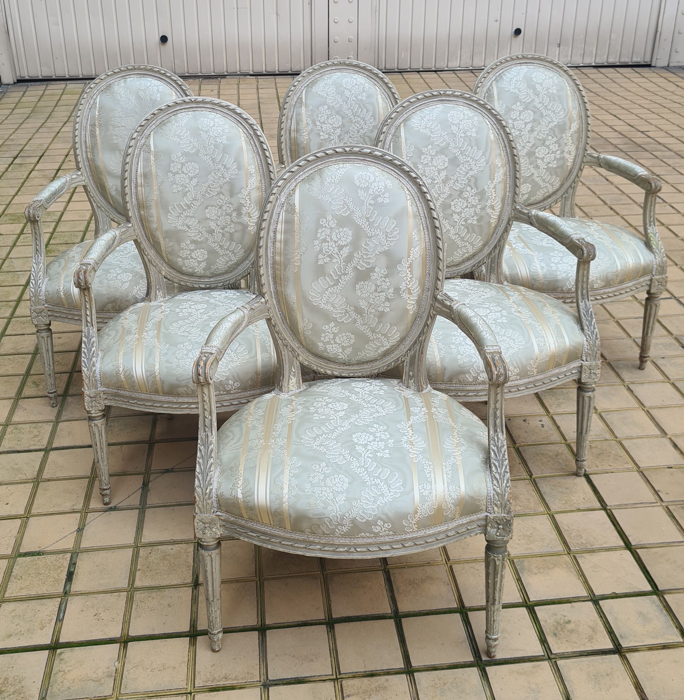 Suite de 6 fauteuils époque Louis XVI , vers 1785