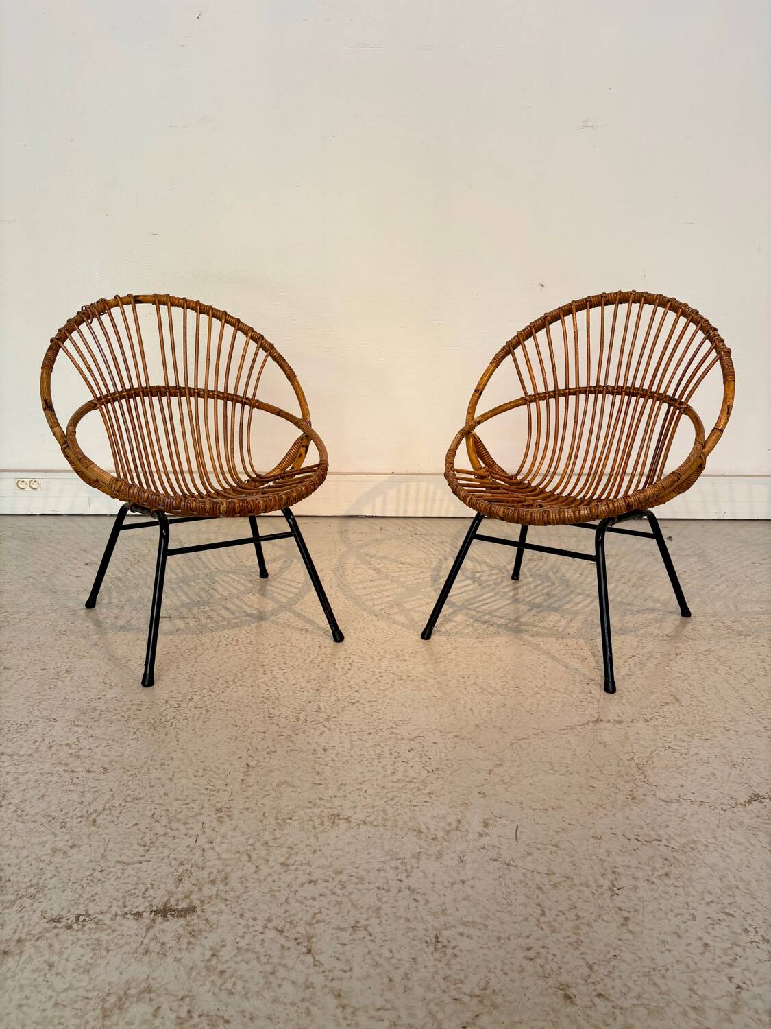 Set of 2 vintage rattan armchairs – 60s/70s style