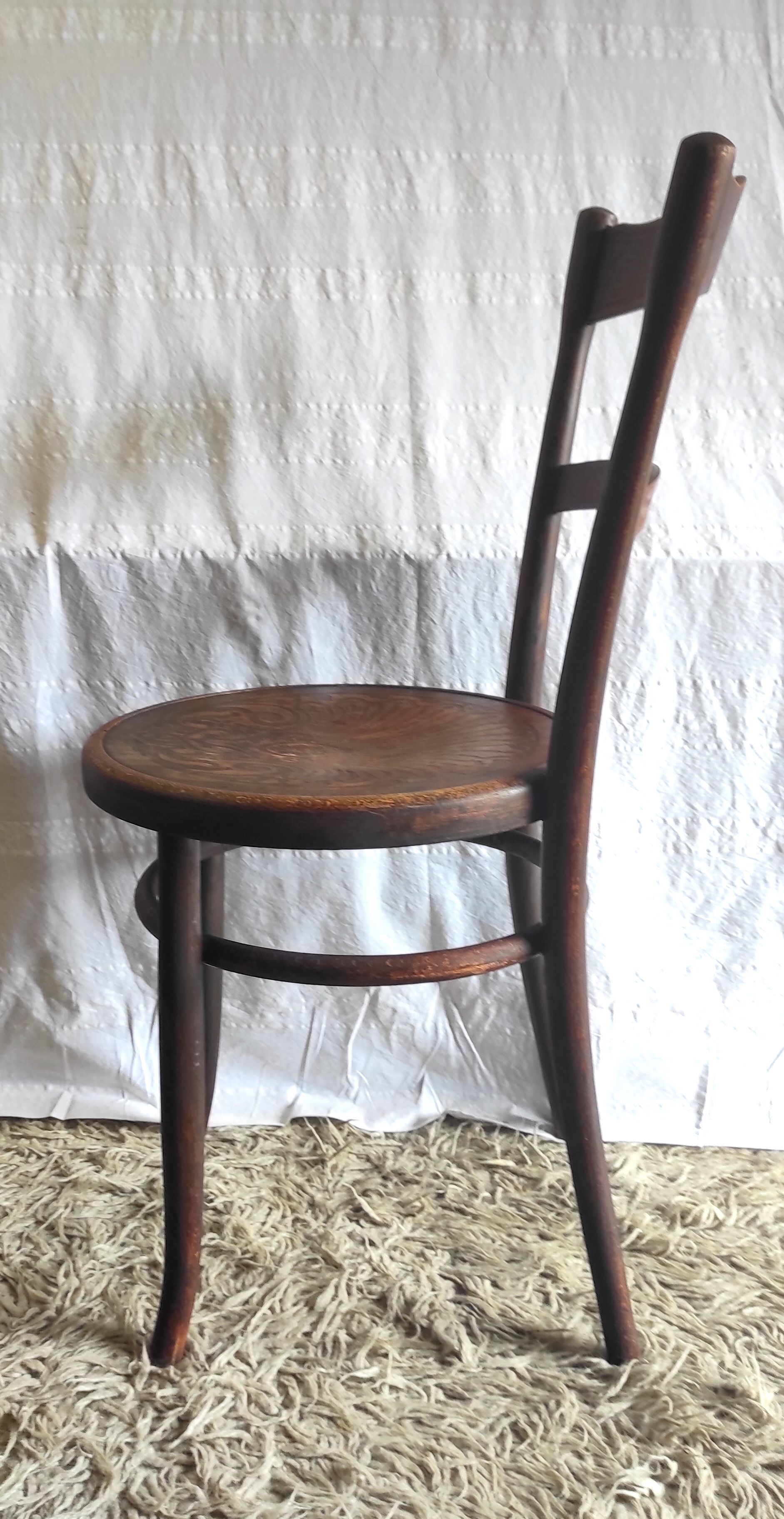 Bistro chair by Fischel in curved wood – early twentieth century