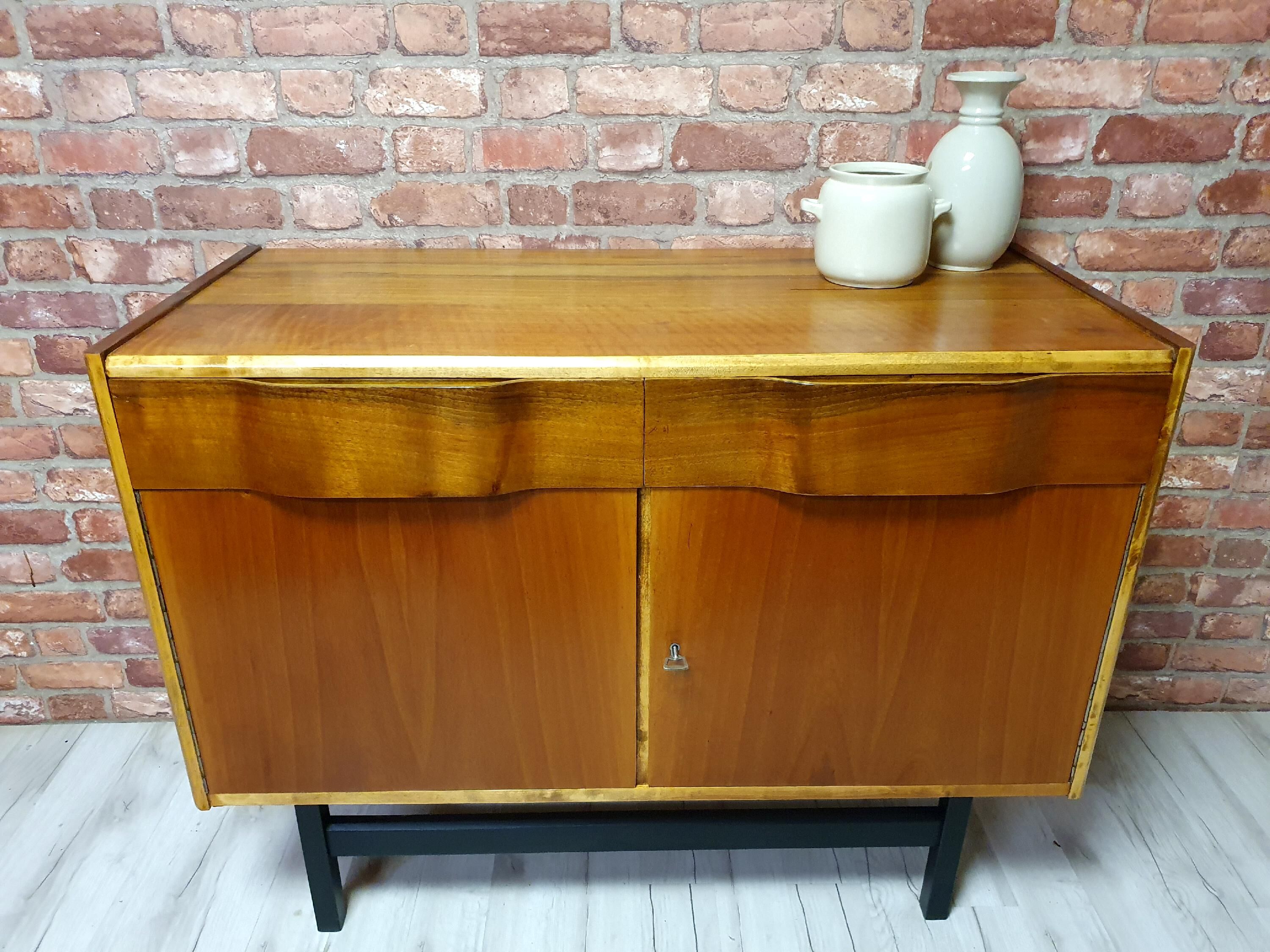 Buffet rénové vintage, Pologne, années 60